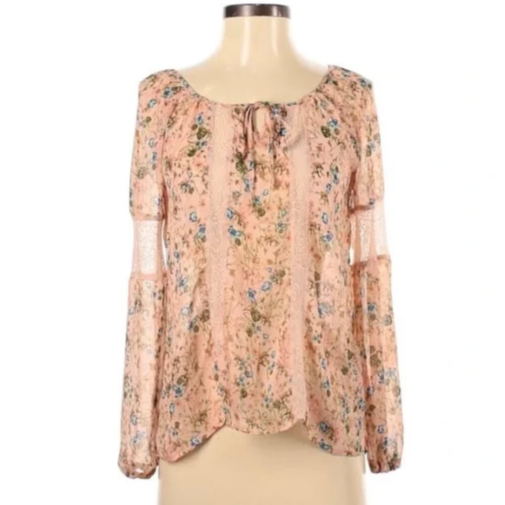 Vera Wang — Baby pink, floral peasant top with lace details